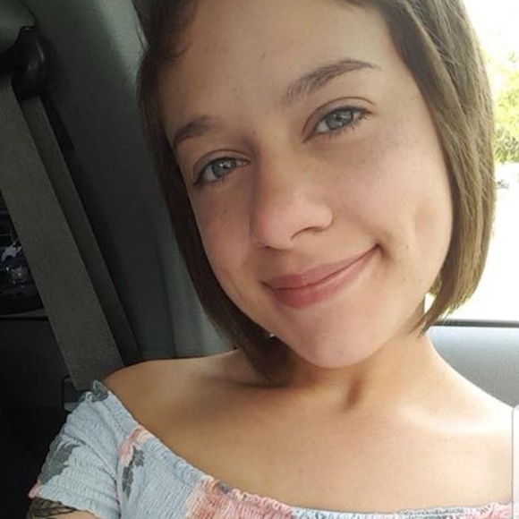 Meet your Posher, Haley Daniell - Picture 1 of 1